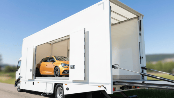 Transport remorque fermée